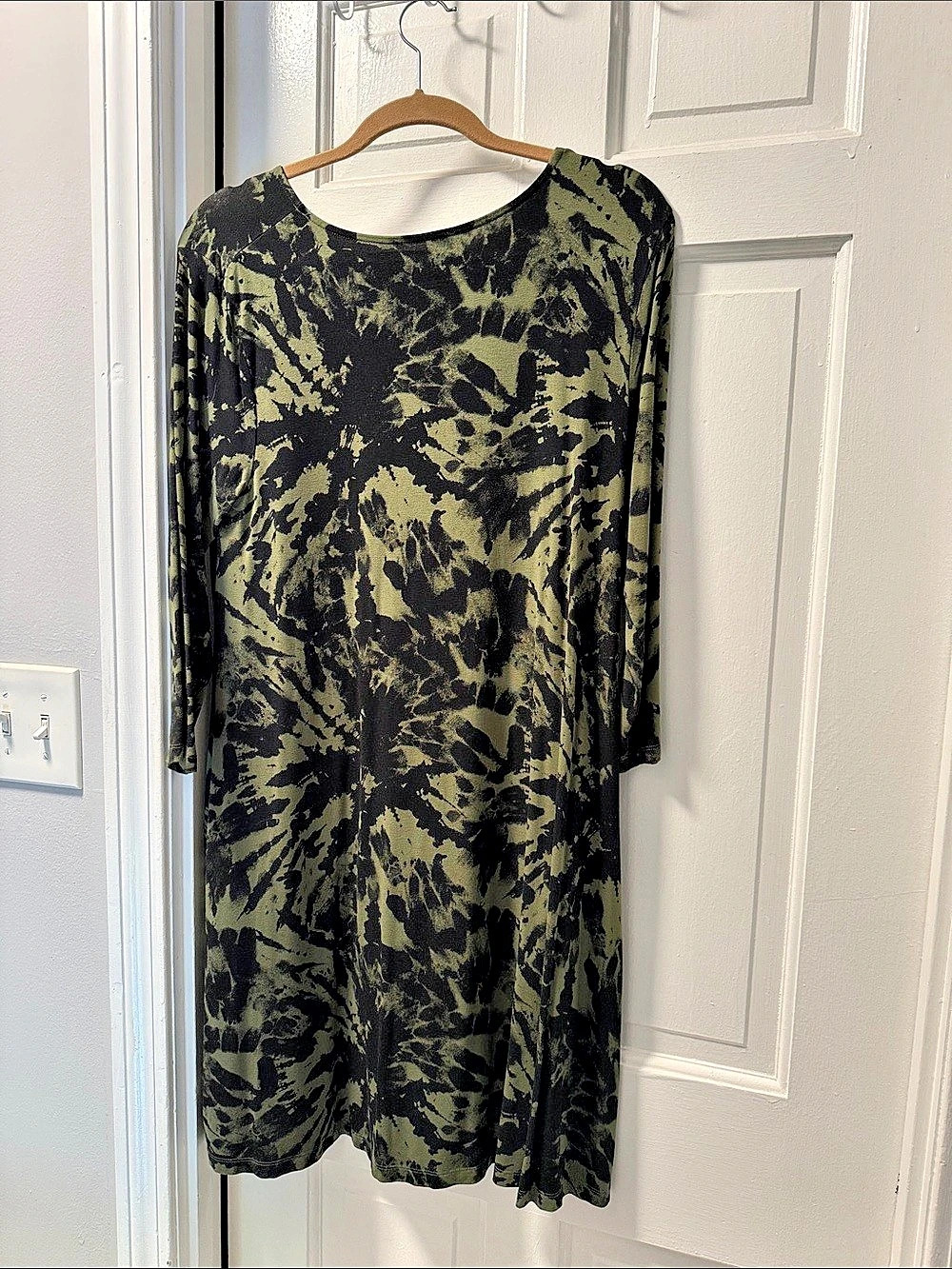 Time and Tru Abstract Mini Dress in Green & Black Size Large